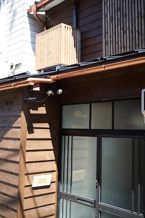 Exterior detail - Nagomi Tabi-ne (Kanazawa)