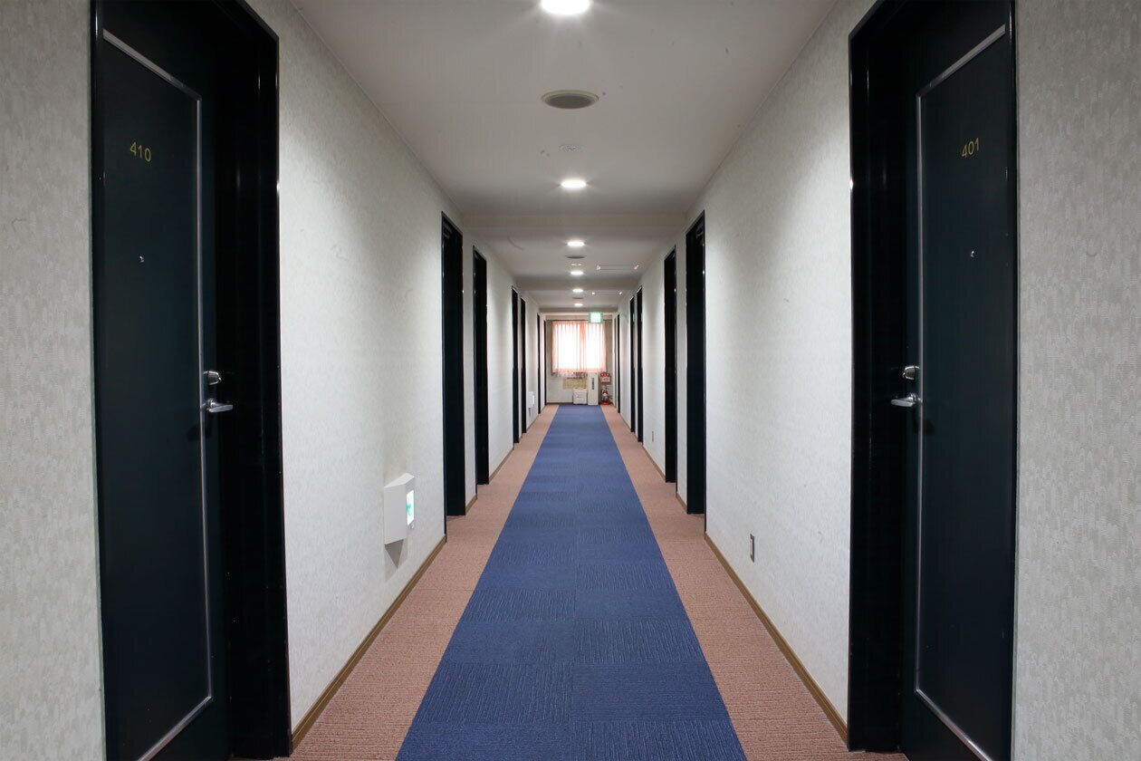 المنشأة من الداخل