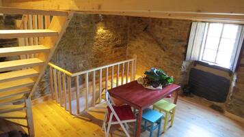 House, 2 Bedrooms, Balcony | Living room