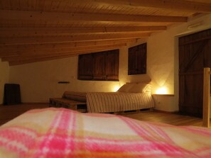 2 bedrooms - House of Schist in the Center of Portugal (Proenca-a-Nova)