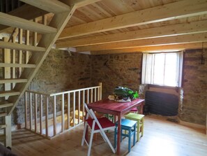 House, 2 Bedrooms, Balcony | Living room