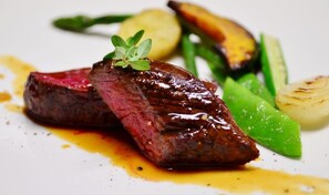Food and drink - Auberge Resort Inn Bonheur (Chino)