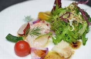 Food and drink - Auberge Resort Inn Bonheur (Chino)