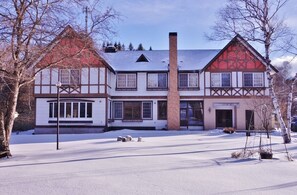 Exterior - Auberge Resort Inn Bonheur (Chino)