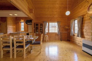 Dining - Sapphire (Kutchan)