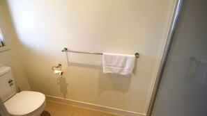 Shower, hair dryer, towels - Top Deck - Amazing views and space! (Bright)