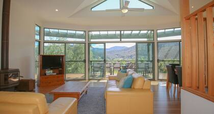 Top Deck - Amazing views and space!
