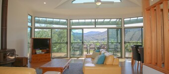 Top Deck - Amazing views and space!