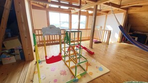 Children’s area - Tabinoyado Tenohirani Taiyonoie (Tome)