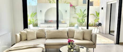 Villa, 3 Bedrooms, Accessible, Smoking | Living room