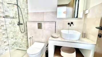 Villa, 3 Bedrooms, Accessible, Smoking | Bathroom