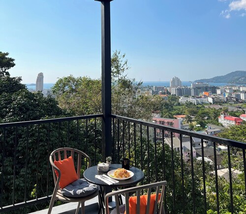 Tranquil Jungle Retreat 2-bedroom House in Patong, Thailand