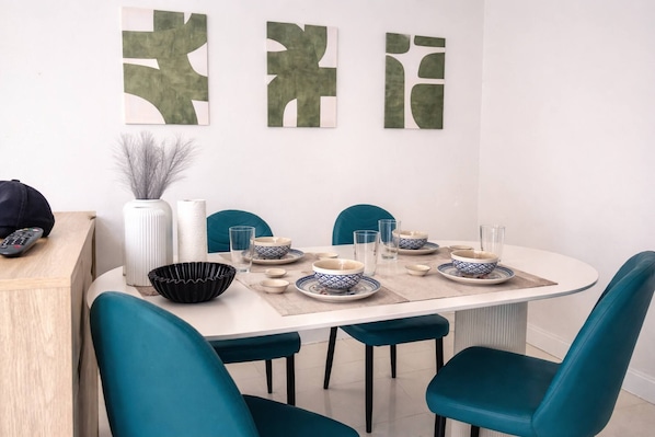 Dining room - Tranquil Jungle Retreat 2-bedroom House in Patong, Thailand (Patong)
