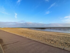 Beach nearby - Seaview (Clacton-on-Sea)
