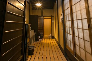 Interior - Demizu Machiya (Kyoto)