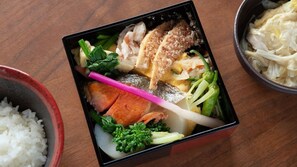 Thức ăn và đồ uống
