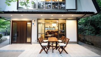 Tempat makan outdoor