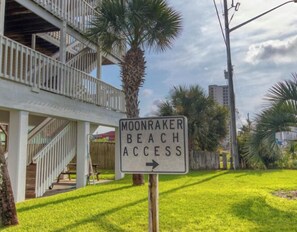 Exterior detail - Moonraker #5 - Charming 1bed/1bath - Charming 1bed/1bath condo (Gulf Shores)