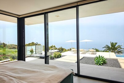 Villa Relax - heated pool and whirlpool
