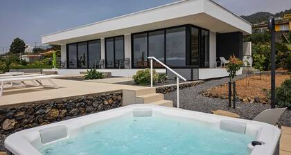 Villa Relax - heated pool and whirlpool