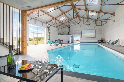 L'Atelier Dollonnais - Piscine intérieure 12 pers