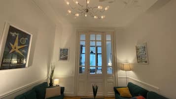 Apartment, 3 Bedrooms, Balcony | Interior