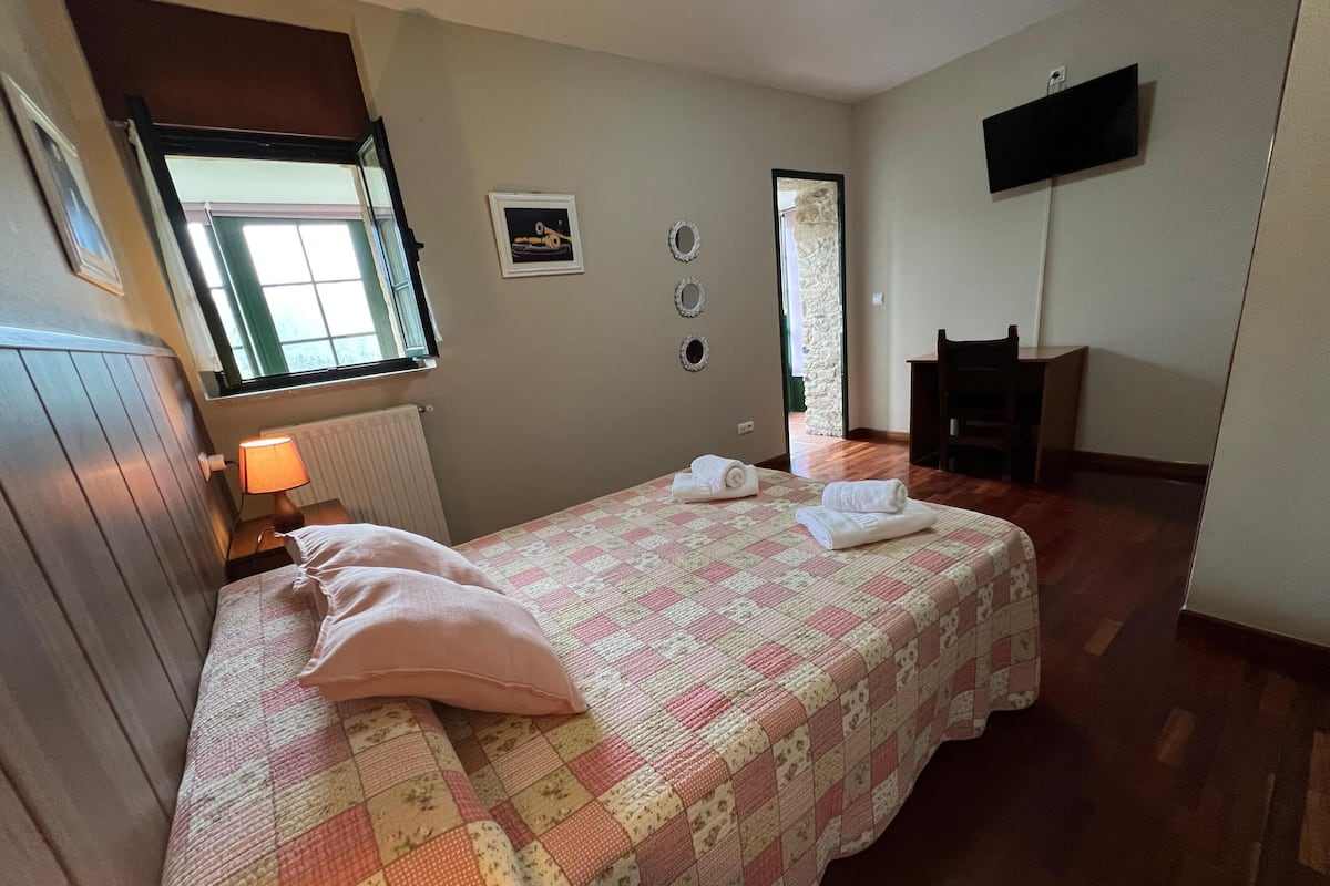 Gallery Double Room, Garden View | Desk, free WiFi, bed sheets