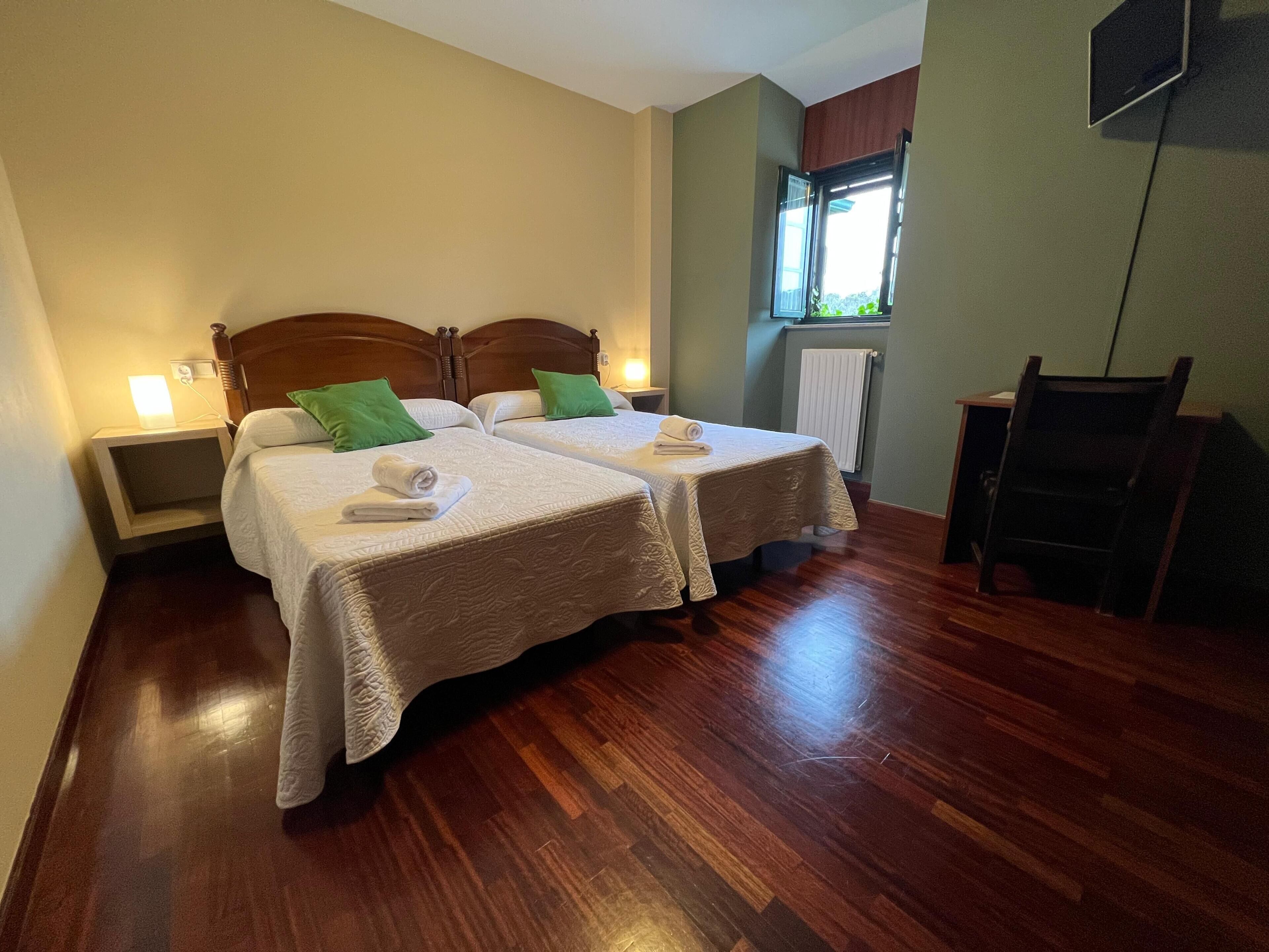 Chambre avec lits jumeaux, vue jardin