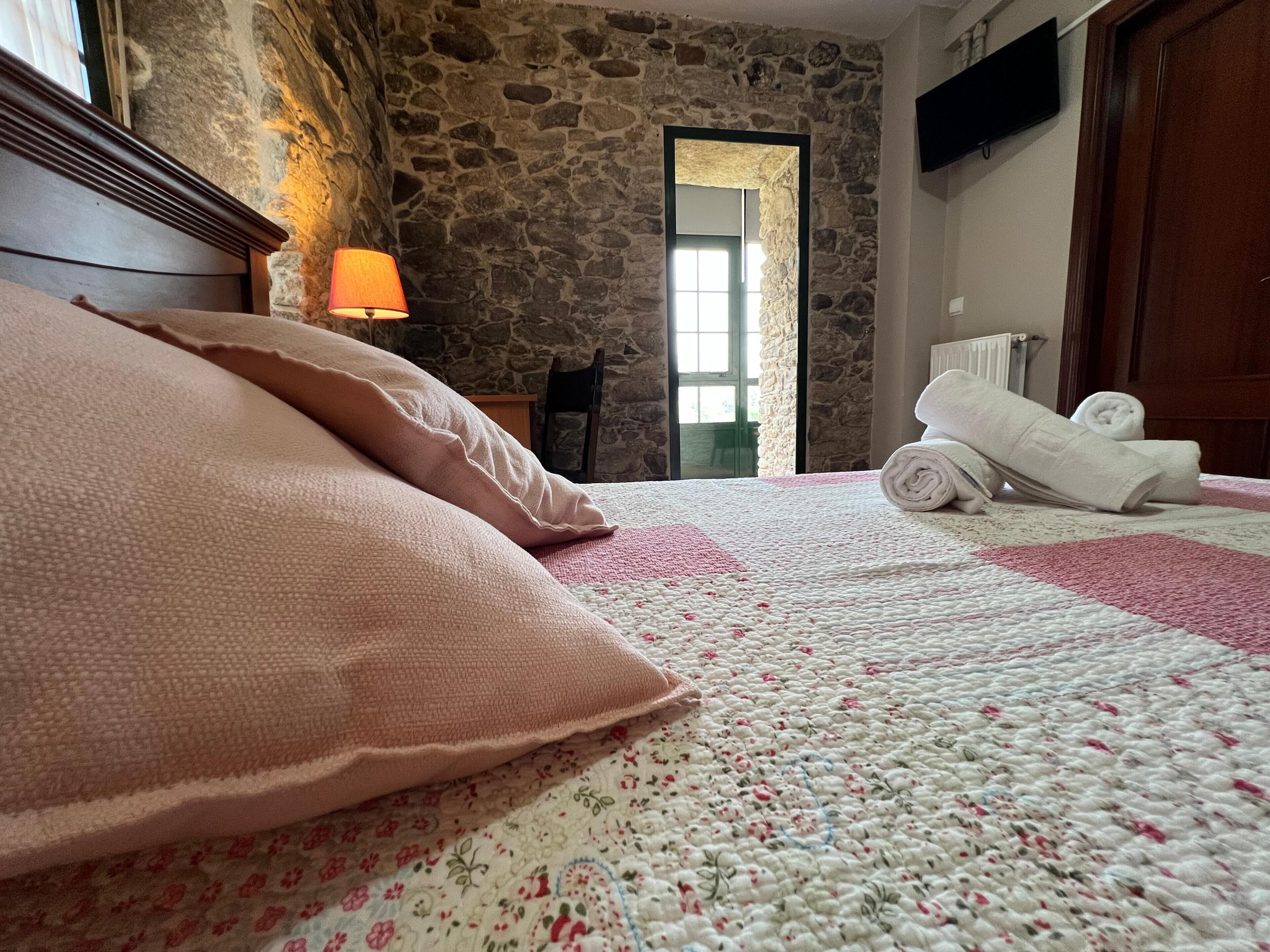 Gallery Double Room, Garden View | Desk, free WiFi, bed sheets