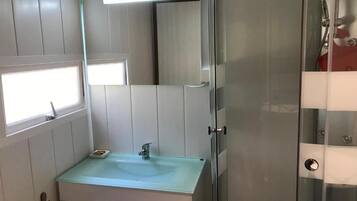 Family Bungalow, 1 Bedroom | Bilik Mandi