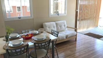 Superior Bungalow | Dining