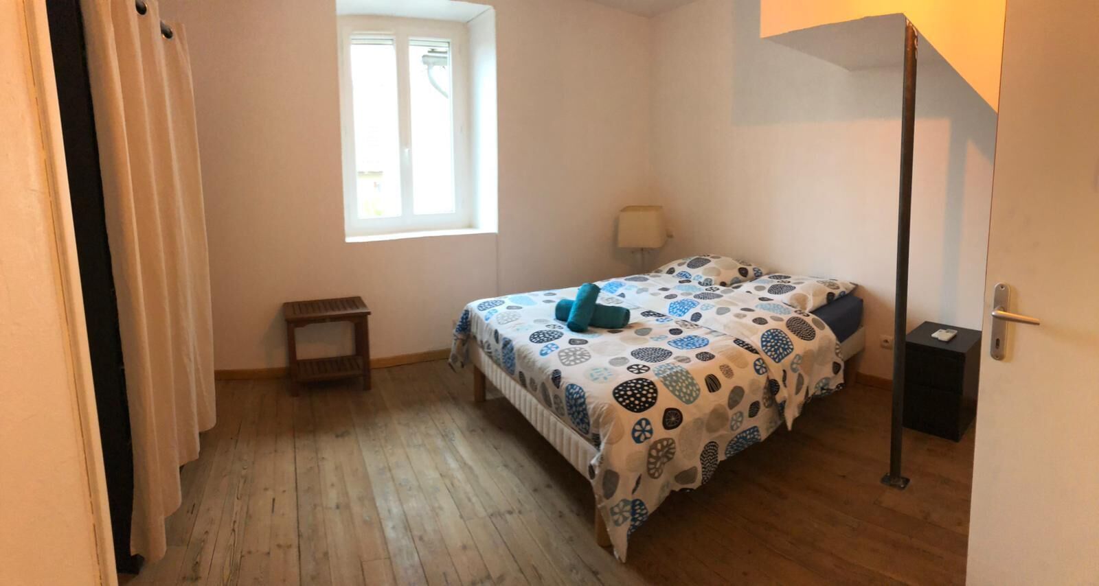 2 chambres, fer et planche à repasser, Wi-Fi, draps fournis