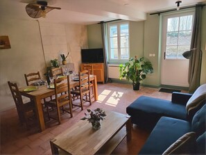 Living area - L'Antre- new -9 people - Shared pool (Mazé-Milon)