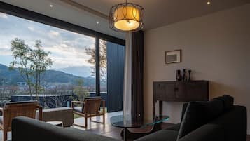 Vila standard, vista para o rio | Área de estar