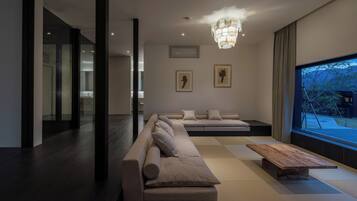 Standard Villa, River View | Interior