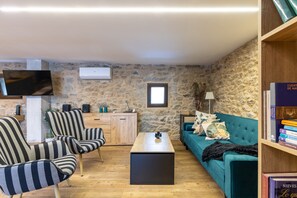 Fernseher, Kamin
