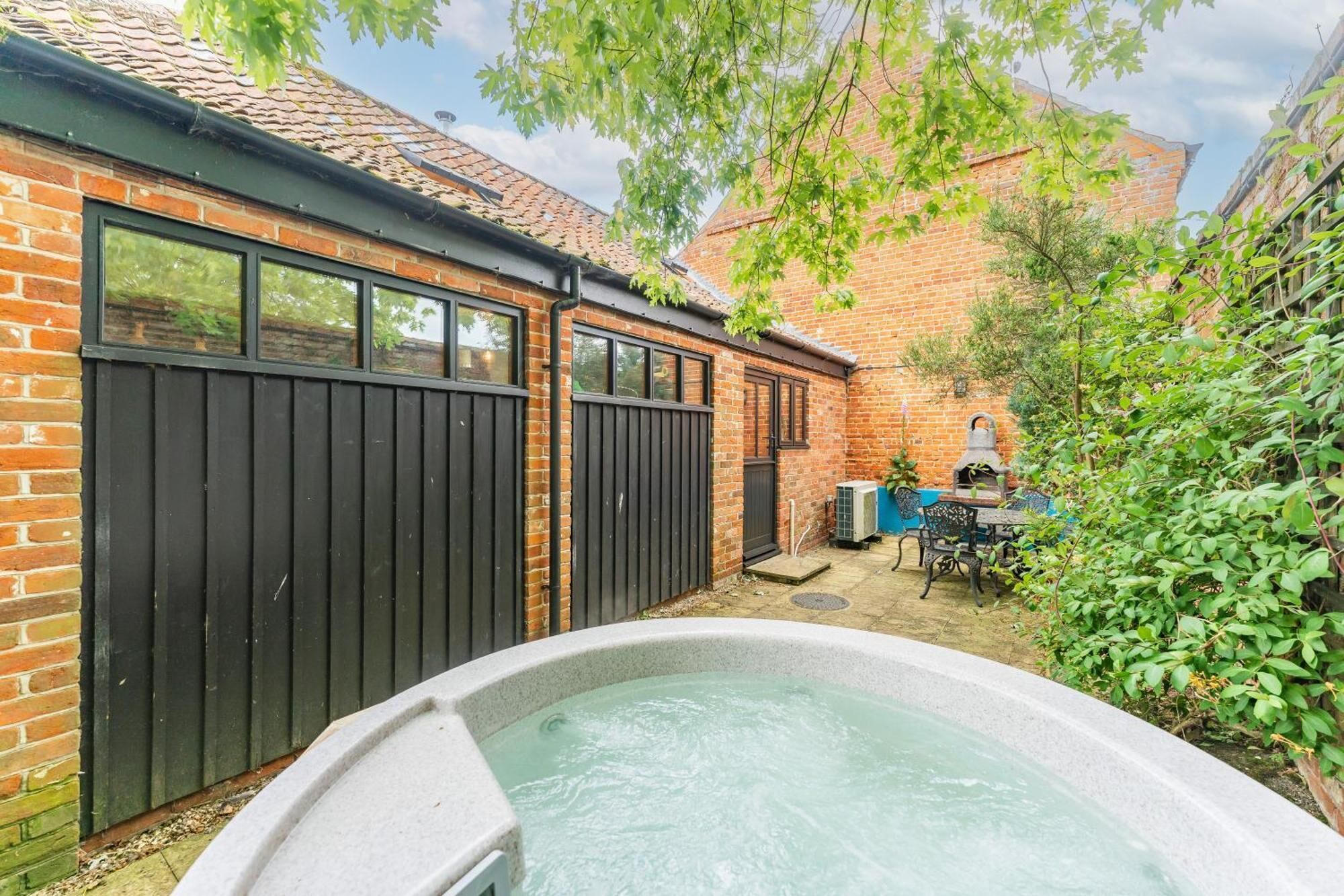 Cottage, nhiều giường, được phép mang theo vật nuôi | Hiên