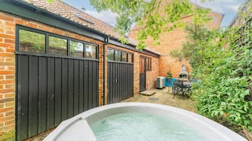 Cottage, Multiple Beds, Pets allowed | Terrace/patio