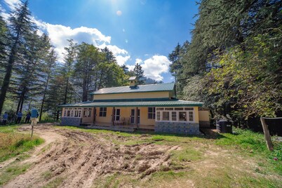 Forest Rest House Gahan