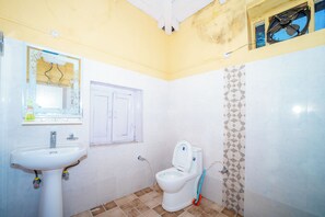 Deluxe Double Room | Bathroom - Forest Rest House Gahan (D. P. F. Maniknoon)