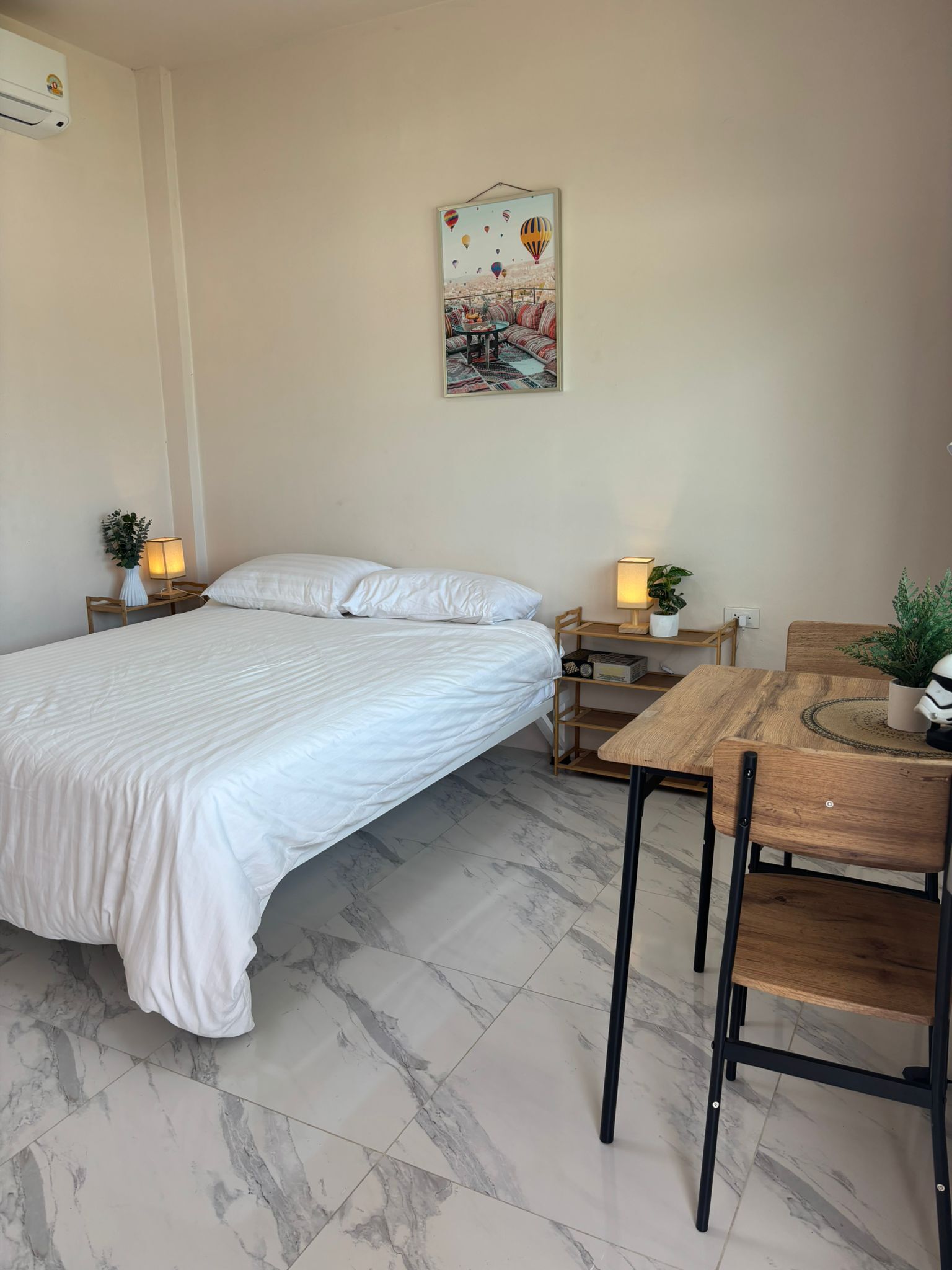 Căn hộ phong cách cổ điển, quang cảnh đồi núi
