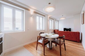 Apartment (Meia Laranja 232 1º) | Dining - Maria Pia 4 (Lisbon)