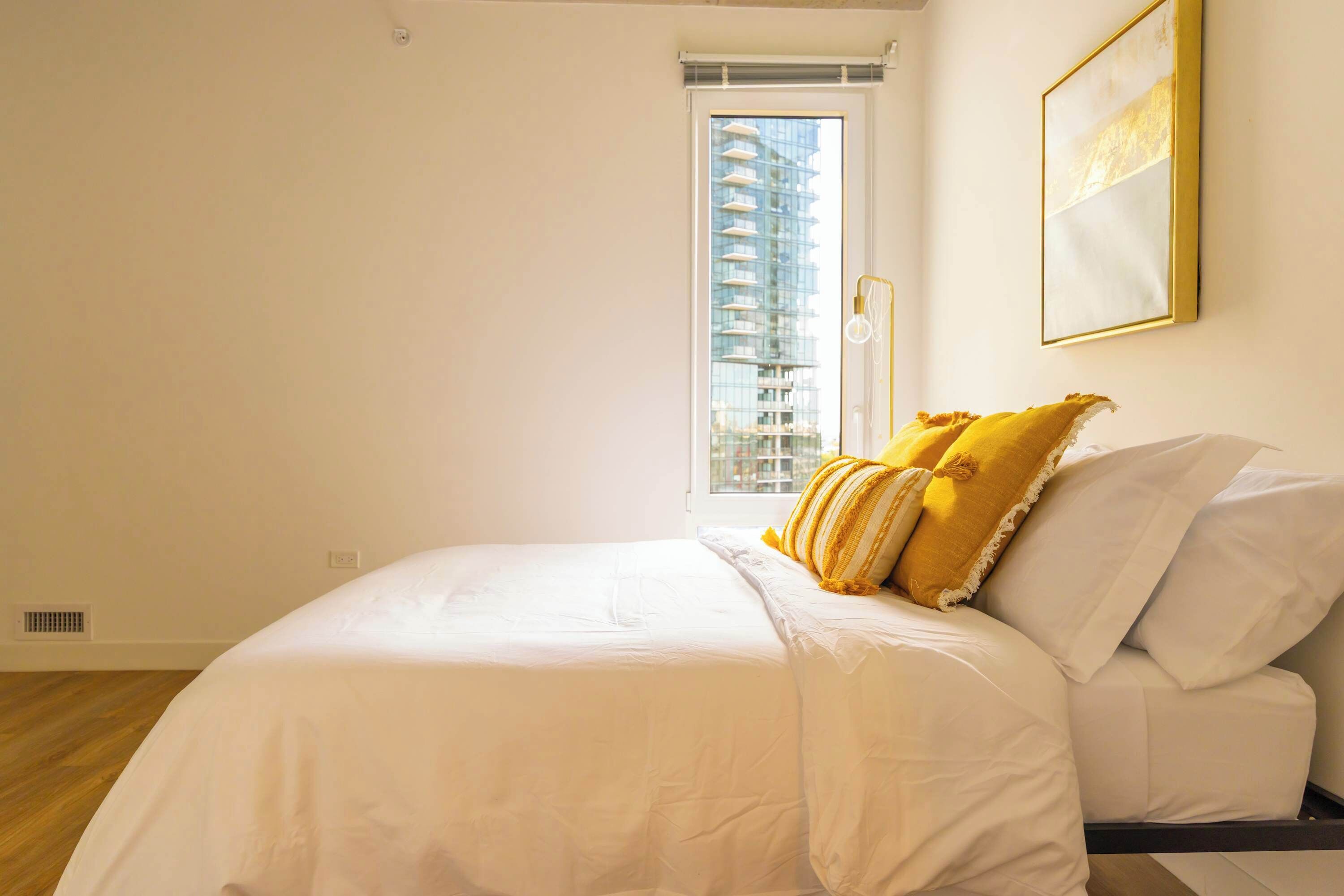 3 slaapkamers, een strijkplank/strijkijzer, reisbedje, gratis wifi