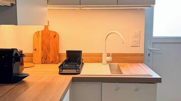 Fridge, microwave, coffee/tea maker, electric kettle
