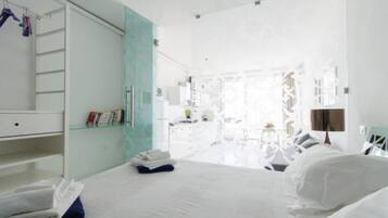 8 Schlafzimmer, Bügeleisen/Bügelbrett, Reisekinderbett