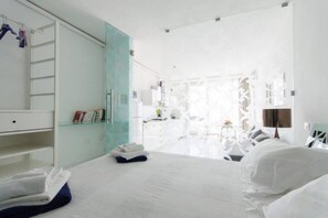 8 Schlafzimmer, Bügeleisen/Bügelbrett, Reisekinderbett