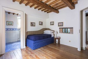 Room - Villa Elmo (Umbria)