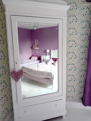 Room - Vrbo Property (Ryes)