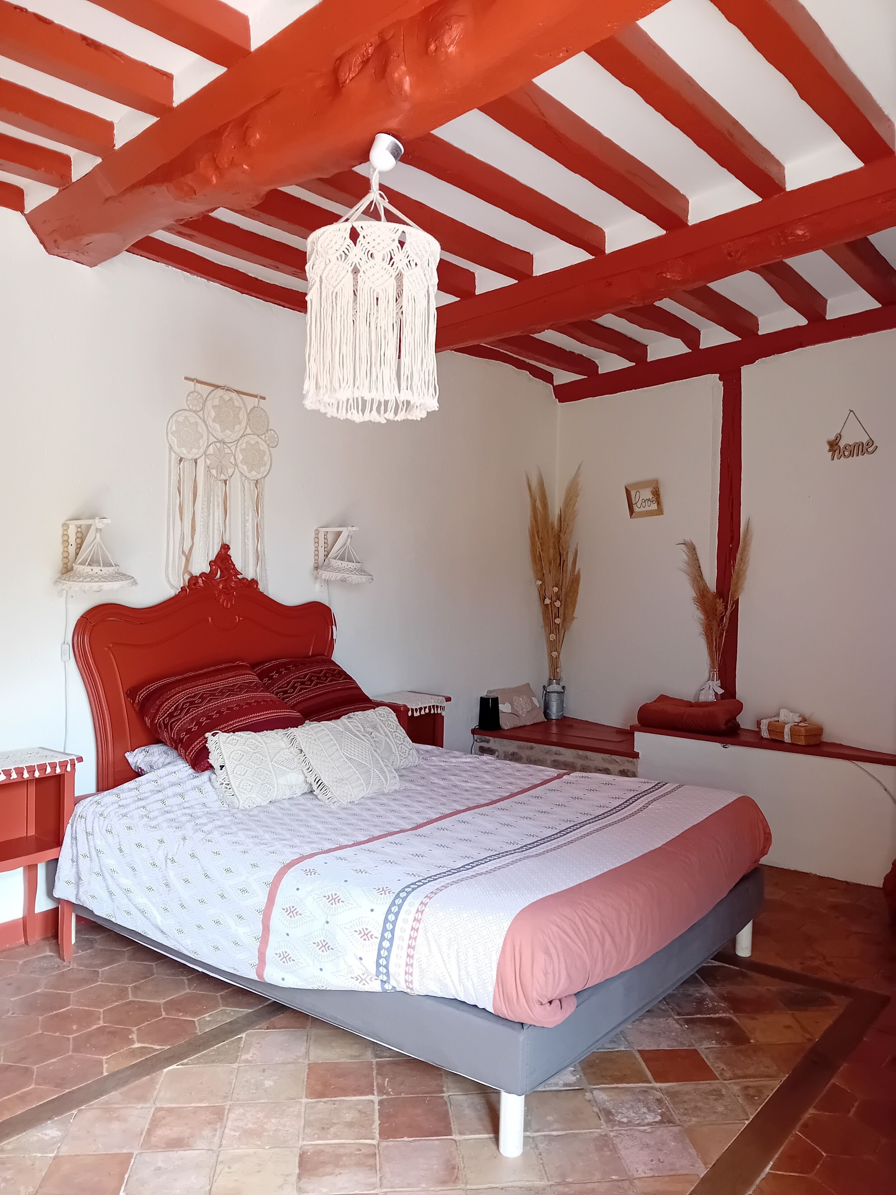 3 bedrooms, bed sheets