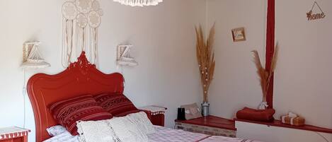 3 bedrooms, bed sheets